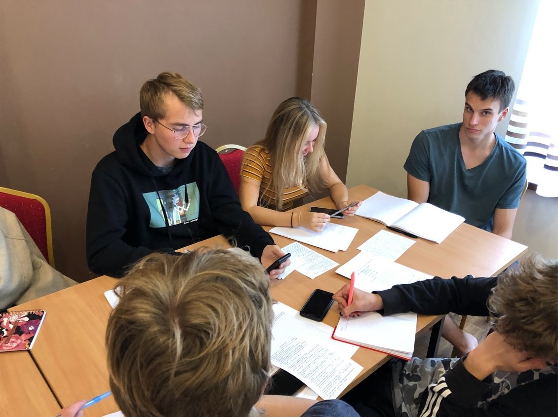 klasa 3F podczas obozu naukowego w Marianówce