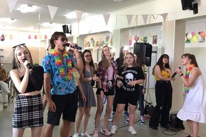 „Karaoke z Muzyczną Szóstką”