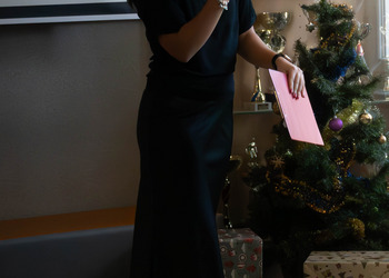 Przewodnicząca samorządu uczniowskiego podczas przemówienia